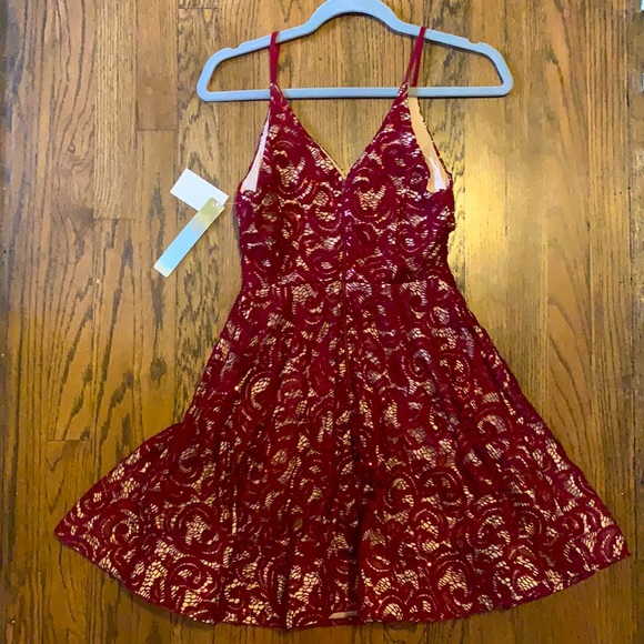NWT My Michelle Burgundy Laced Dress…Juniors sized 1 - Picture 2 of 10